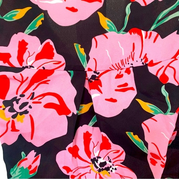 3 for $30 Women’s Pink Floral Button Down Shirt with Notched Collar NWT size XL - Picture 6 of 7